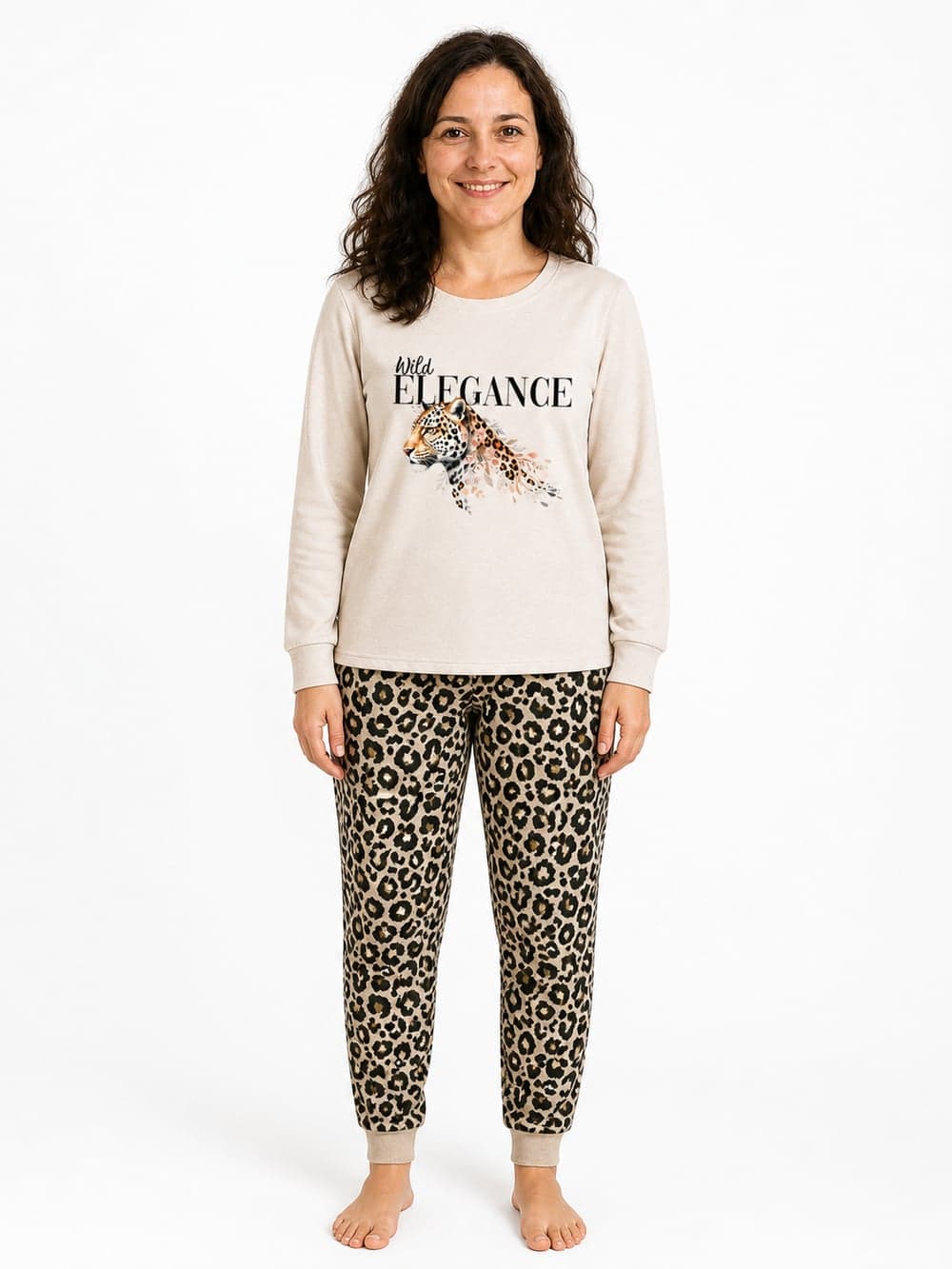 Dámske pyžamo WILD ELEGANCE s dlhým rukávom — na postave spredu