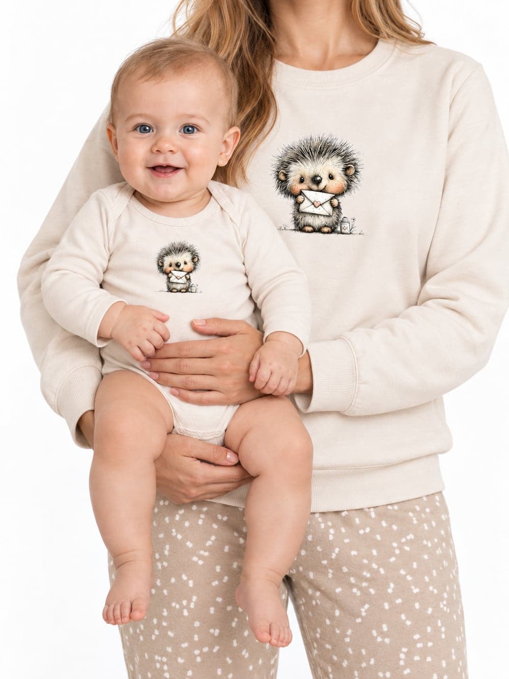 Dievčenské body LOVELY HEDGEHOG s dlhým rukávom — na postave spredu